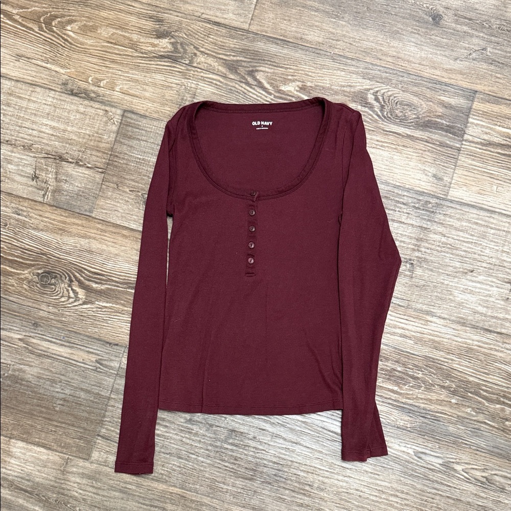 Old Navy Women's Maroon Long Sleeve Tee